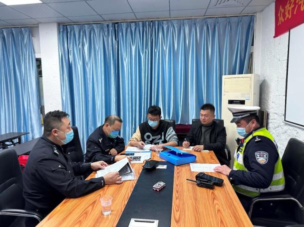 小微型客车租赁企业交警联合交通部门加强检查指导02形成更大工作合力